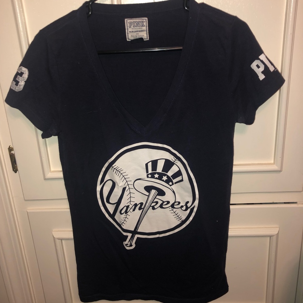 Yankees v-neck